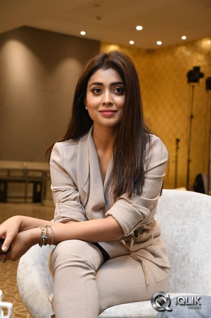 Shriya-Saran-at-Gautamiputra-Satakarni-Movie-Promotions